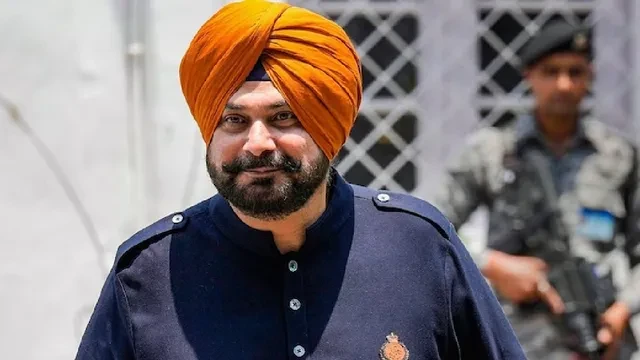 'जिनकी लंगोटियां फटी, वो हमारी पगड़ी उछाल रहे', नवजोत सिद्धू ने कसा तंज
