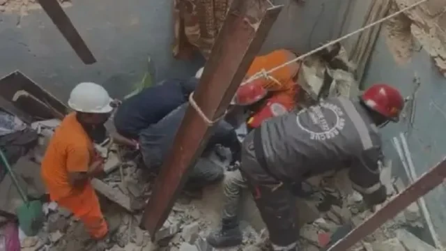 कराची में सिलेंडर ब्लास्ट से तीन मंजिला बिल्डिंग ढही, 16 की मौत