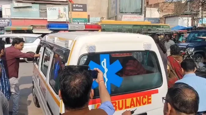 एटा में हार्डवेयर स्टोर पर सीजीएसटी छापे के दौरान दुकान मालिक को हार्ट अटैक