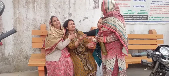 धामपुर: मोटरसाइकिल से जा रहे युवक की सड़क हादसे में मौत