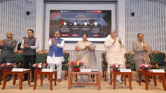 दिल्ली: एक क्लिक पर शिकायत से समाधान तक, सीएम जनसुनवाई पोर्टल शुरू