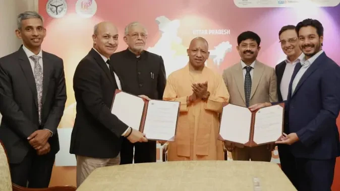 सीएम योगी के सिंगापुर दौरे के पहले ही दिन 6,650 करोड़ रुपये के तीन एमओयू