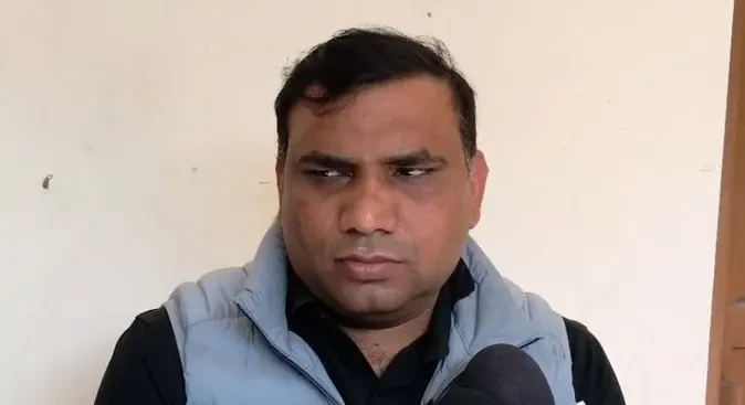 बुलंदशहर में शिक्षक का क्लास रूम में निधन, बोर्ड परीक्षा के दौरान हृदयाघात की आशंका