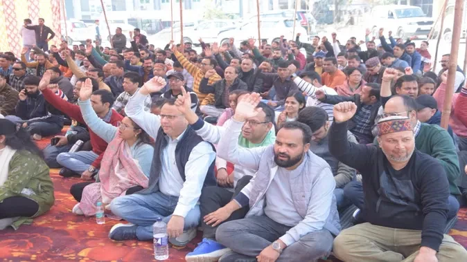देहरादून: शिक्षक संघ ने चार दिन के आंदोलन के बाद धरना स्थगित किया