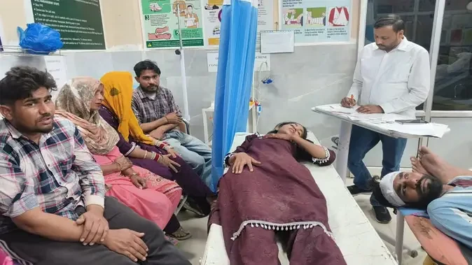 बबनपुर में वक्फ बोर्ड जमीन की निशानदेही के दौरान विवाद, दर्जनों लोग घायल