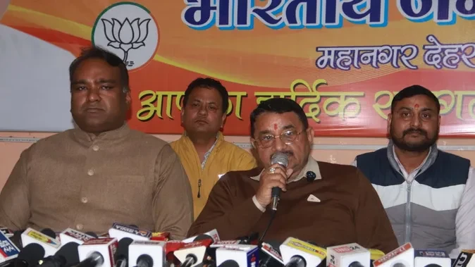 शिक्षा निदेशक से मारपीट का मामला: विधायक काऊ ने मांगी माफी