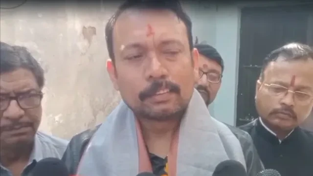 अलंकार अग्निहोत्री का दावा: लोकतंत्र कमजोर, सरकारें कार्पोरेट की तरह काम कर रही हैं