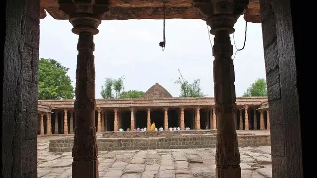 धार भोजशाला पर ASI रिपोर्ट पेश, खिलजीकालीन शिलालेख में मंदिर-मूर्तियों का उल्लेख