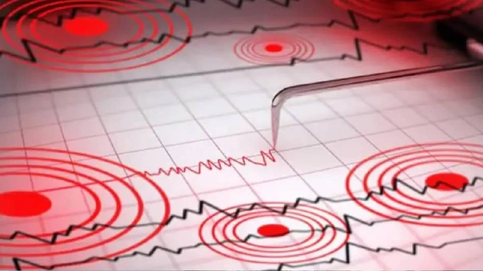 कोलकाता में भूकंप के झटके, 5.5 तीव्रता, घरों-दफ्तरों से बाहर निकले लोग