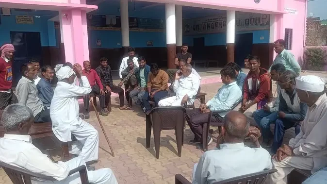 पीकी गांव में धर्म परिवर्तन और अंतिम संस्कार पर विवाद, पंचायत ने कराई सुलह