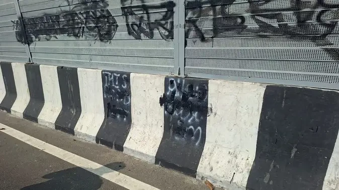 'यह रोड मुसलमानों के लिए नहीं है', एक्सप्रेसवे की एलिवेटेड रोड पर लिखा मिला स्लोगन