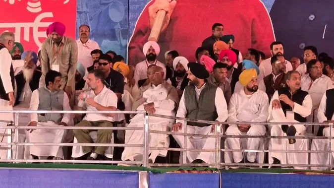 बरनाला रैली: राहुल गांधी ने पंजाब कांग्रेस को दिया एकता और टीमवर्क का संदेश