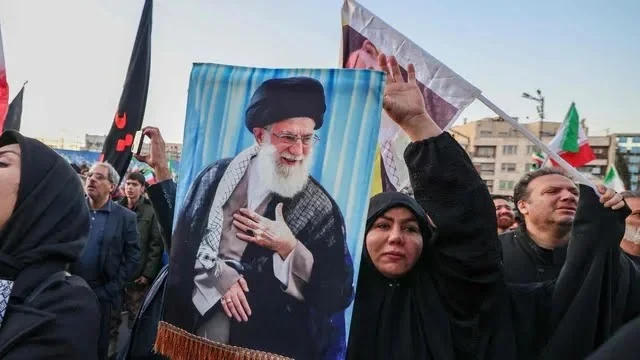 खामनेई के निधन पर लखनऊ में शोक की लहर, तीन दिन मातम का ऐलान