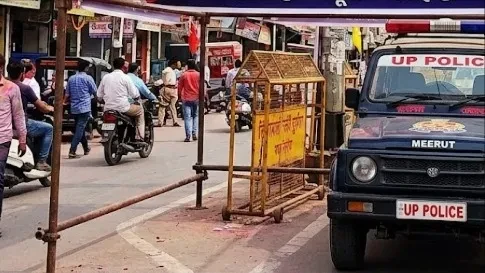 मेरठ में रंगोत्सव पर सख्त सुरक्षा, अश्लील गानों और बाइक स्टंट पर कार्रवाई तय