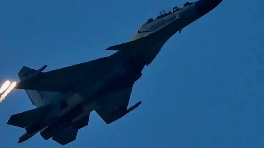 असम में सुखोई-30 एमकेआई विमान रडार से गायब, खोज अभियान जारी