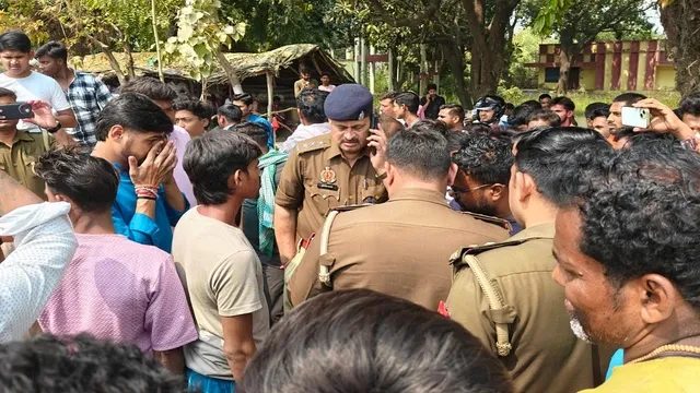 प्रयागराज: दिनदहाड़े युवती का अपहरण, ग्रामीणों ने हाईवे जाम किया