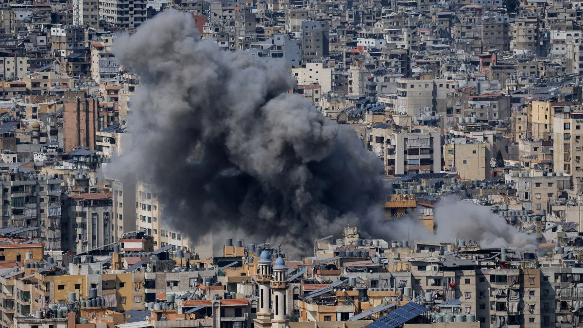 तेहरान एयरपोर्ट पर हमला, मिसाइल और ड्रोन हमलों के बीच मिडिल ईस्ट में भय का माहौल