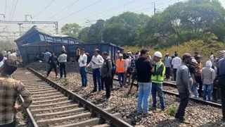 एमपी में मालगाड़ी के पांच डिब्बे पटरी से उतरे, रेल यातायात प्रभावित