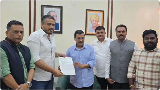 संसद में उठेगा अजित पवार के विमान हादसे का मुद्दा, एनसीपी नेता ने की केजरीवाल से मुलाकात