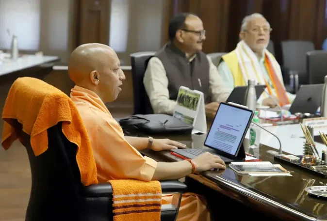 यूपी कैबिनेट ने पारदर्शी प्रॉपर्टी रजिस्ट्रेशन और ग्रामीण बस योजना को दी मंजूरी