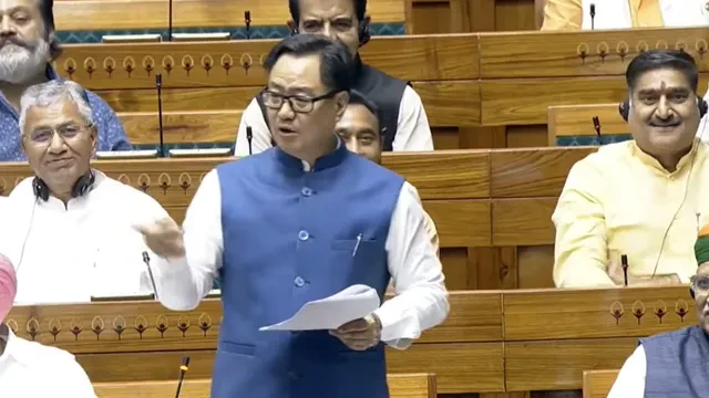 संसद में विपक्ष और सत्ता पक्ष में टकराव, रिजिजू ने स्पीकर की निष्पक्षता पर जताया भरोसा