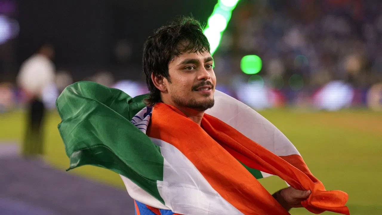 वर्ल्ड कप जीत के बाद ट्रॉफी को मंदिर ले जाने पर विवाद, ईशान किशन ने दिया जवाब