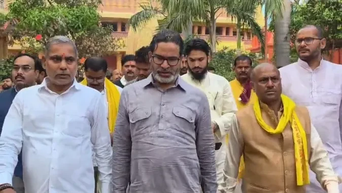 'युवाओं के बाद बिहार से मुख्यमंत्री का भी पलायन', नीतीश कुमार पर पीके का तंज