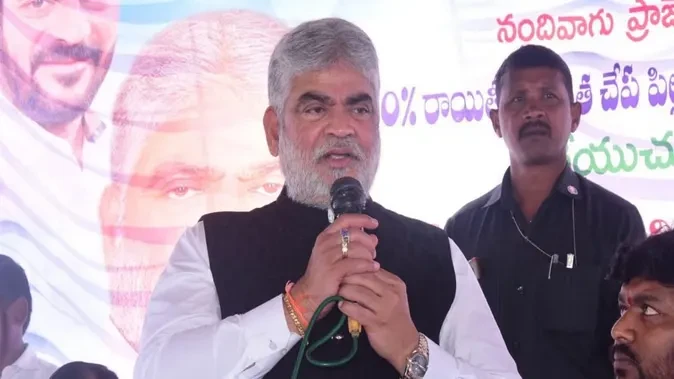 तेलंगाना: स्पीकर ने दो विधायकों की अयोग्यता याचिकाएं खारिज कीं