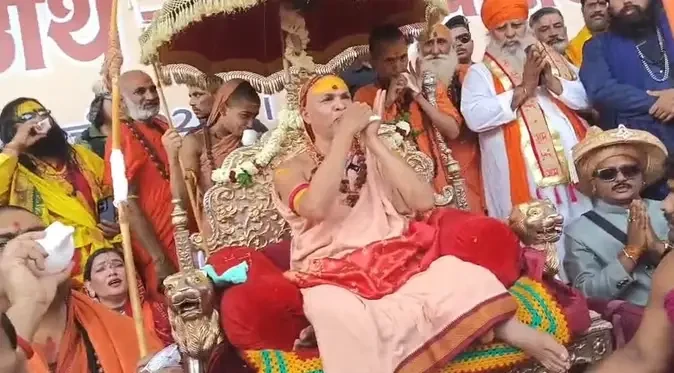 लखनऊ में शंकराचार्य ने गो प्रतिष्ठा धर्मयुद्ध का किया शंखनाद