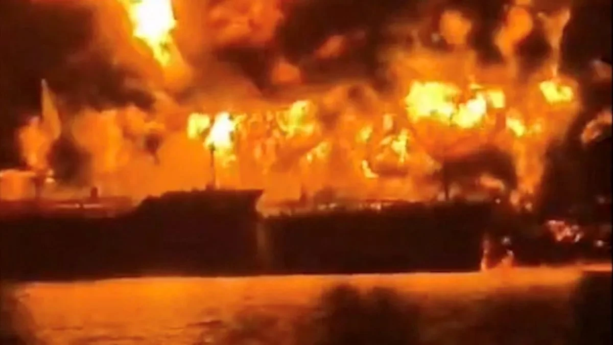 ईरान ने सुसाइड बोट से उड़ाया अमेरिकी तेल टैंकर, भारतीय क्रू मेंबर की मौत