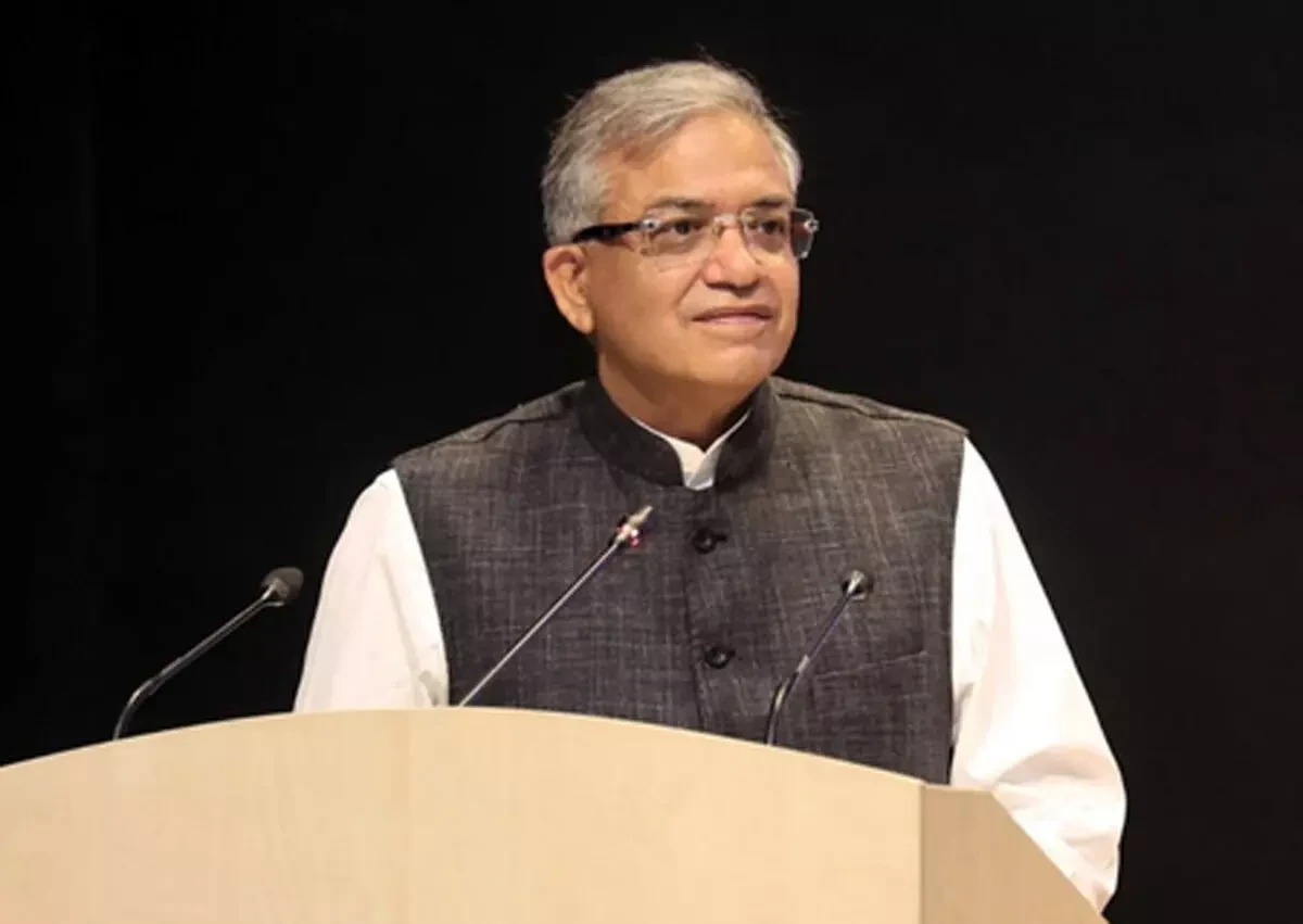 मुख्य चुनाव आयुक्त को हटाने की मांग, 193 सांसदों ने नोटिस पर किए हस्ताक्षर