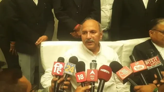 शंकराचार्य और शिष्य पर आरोपों में फर्जीवाड़ा, वकील ने किया खुलासा