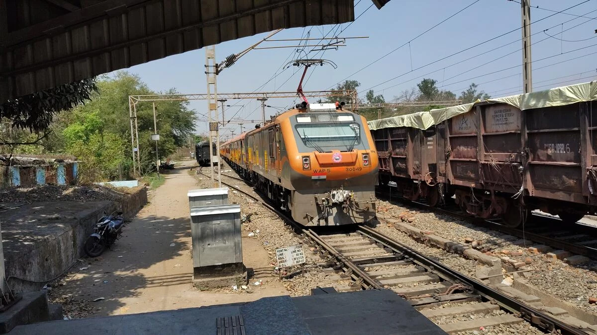 'वंदे भारत और संगम एक्सप्रेस का संचालन सहारनपुर से हो', कपिल देव ने रेल मंत्री को लिखा पत्र