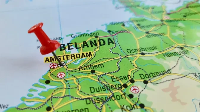 एम्स्टर्डम में यहूदी समुदाय से जुड़े स्कूल में धमाका, मेयर ने बताया लक्षित हमला