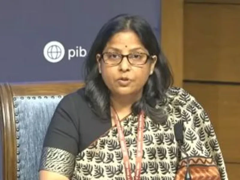 92700 मीट्रिक टन गैस लेकर आ रहे शिवालिक और नंदा: पेट्रोलियम मंत्रालय