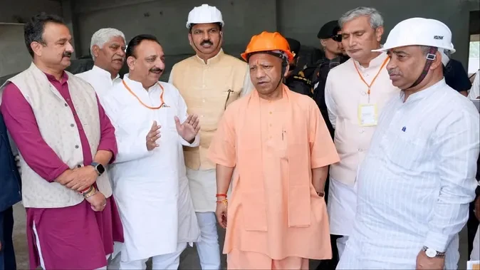 सिद्धपीठ में सुरक्षा, पर्यटन और इंफ्रास्ट्रक्चर पर CM योगी की समीक्षा बैठक