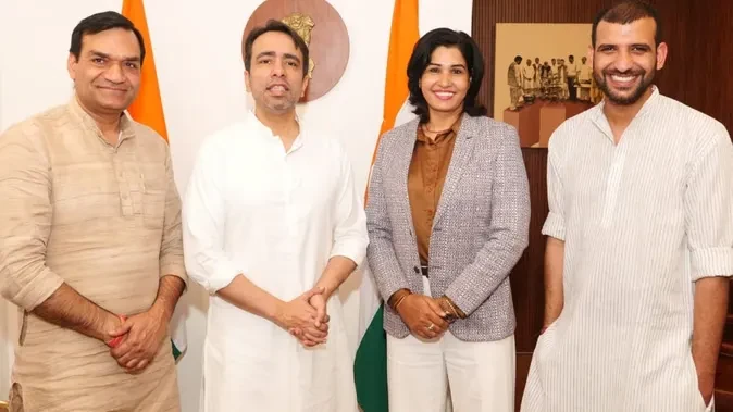 डब्ल्यूडब्ल्यूई रेसलर कविता दलाल ने आप छोड़ रालोद का दामन थामा