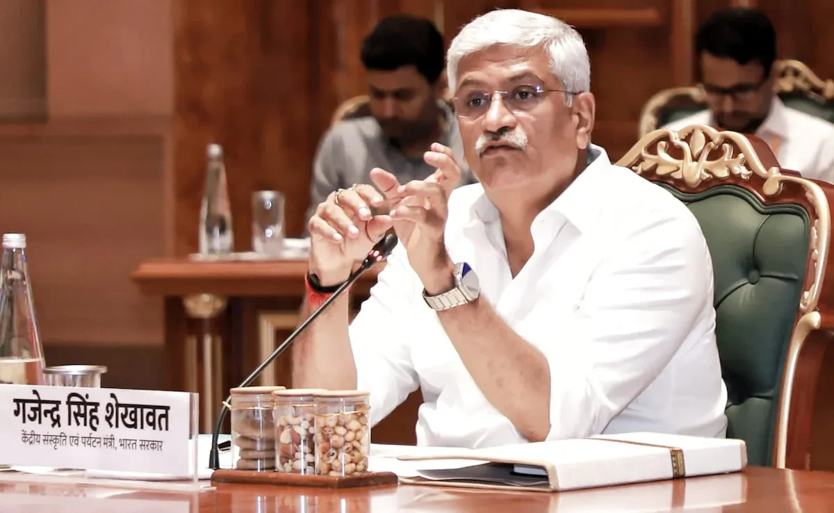 केंद्रीय मंत्री गजेंद्र सिंह शेखावत ने पेट्रोल-गैस आपूर्ति पर की विपक्ष की आलोचना