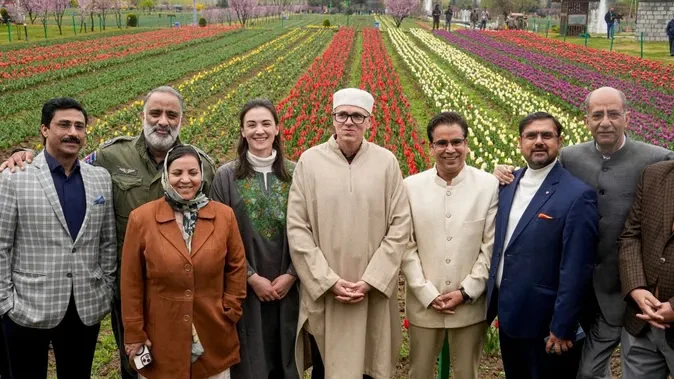 श्रीनगर में खुला एशिया का सबसे बड़ा ट्यूलिप गार्डन, उमर अब्दुल्ला ने किया उद्घाटन
