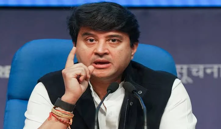 केंद्रीय मंत्री ज्योतिरादित्य सिंधिया ने शुरू की नई प्रीमियम डाक सेवाएं