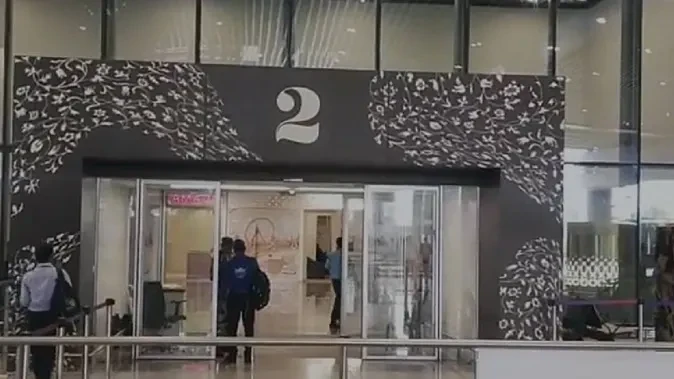 दिल्ली से लखनऊ आ रहे विमान में जज से क्रू मेंबरों ने की अभद्रता