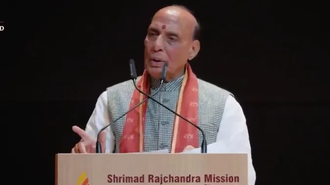 भविष्य के युद्धों में ड्रोन अहम, भारत को इस क्षेत्र में आत्मनिर्भर बनने की जरुरत: राजनाथ