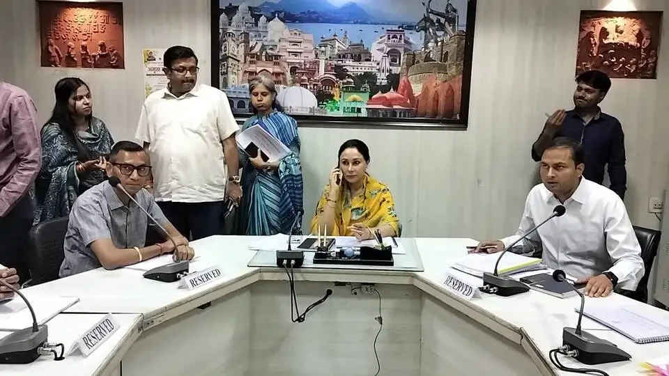 राजस्थान: उपमुख्यमंत्री दीया कुमारी ने अजमेर में की विकास कार्यों की समीक्षा बैठक