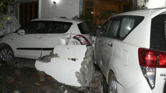 देहरादून: इनोवा कार ने मारी बाइक सवारों को टक्कर, 1 की मौत, 3 गंभीर घायल