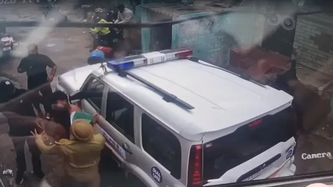 जालंधर: पुलिस छापेमारी के दौरान महिलाओं पर मारपीट का आरोप, इलाके में तनाव