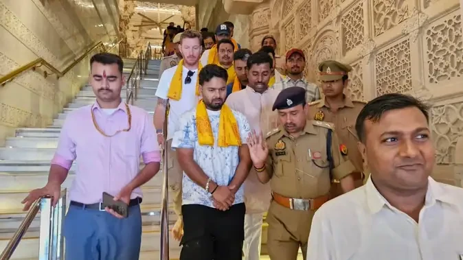 लखनऊ सुपर जायंट्स की टीम पहुंची अयोध्या, राम मंदिर में पूजा-अर्चना कर लिया आशीर्वाद