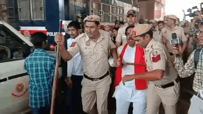 उत्तम नगर: माहौल बिगाड़ने वालों पर पुलिस की सख्ती, ईद-उल-फितर का पर्व शांतिपूर्ण संपन्न