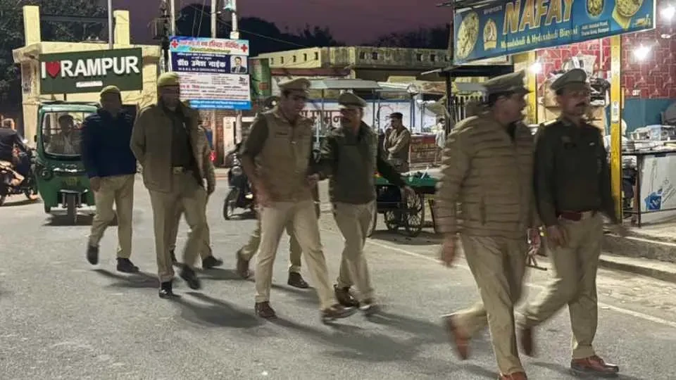 रामपुर में सपा नेता सुरेंद्र सागर का लाइसेंस निरस्त, एक पेट्रोल पंप सील