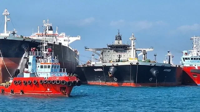 'हमारे पास कोई अतिरिक्त तेल नहीं', क्रूड पर अमेरिका की छूट के बाद ईरान की दो टूक