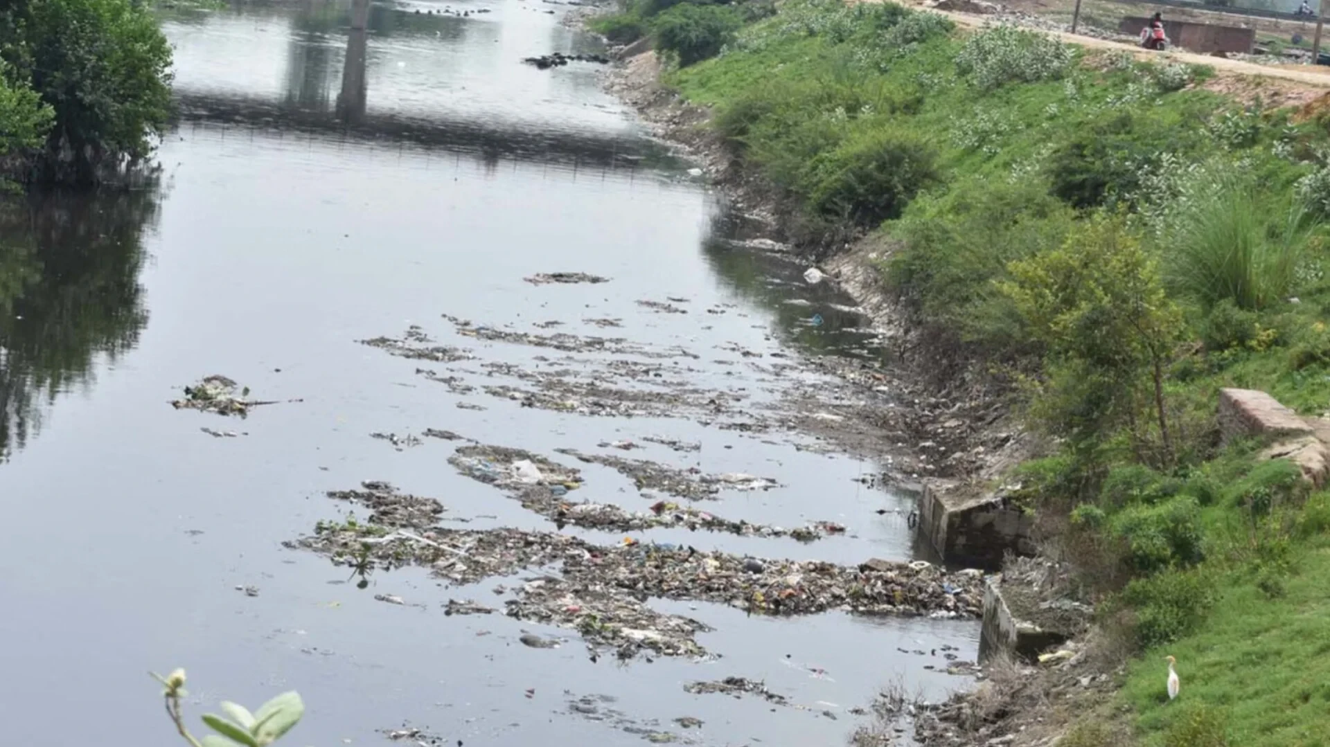 बुलंदशहर: छह दिन लापता युवती का शव काली नदी से बरामद, गले की हड्डी मिली टूटी